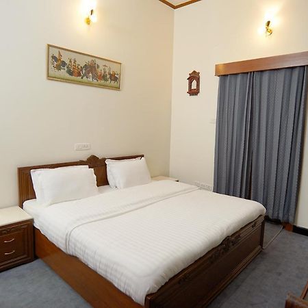 Bed and Breakfast The Edgeworth Шимла Экстерьер фото