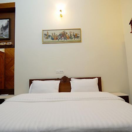 Bed and Breakfast The Edgeworth Шимла Экстерьер фото