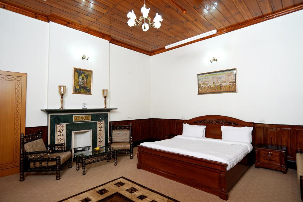 Bed and Breakfast The Edgeworth Шимла Экстерьер фото