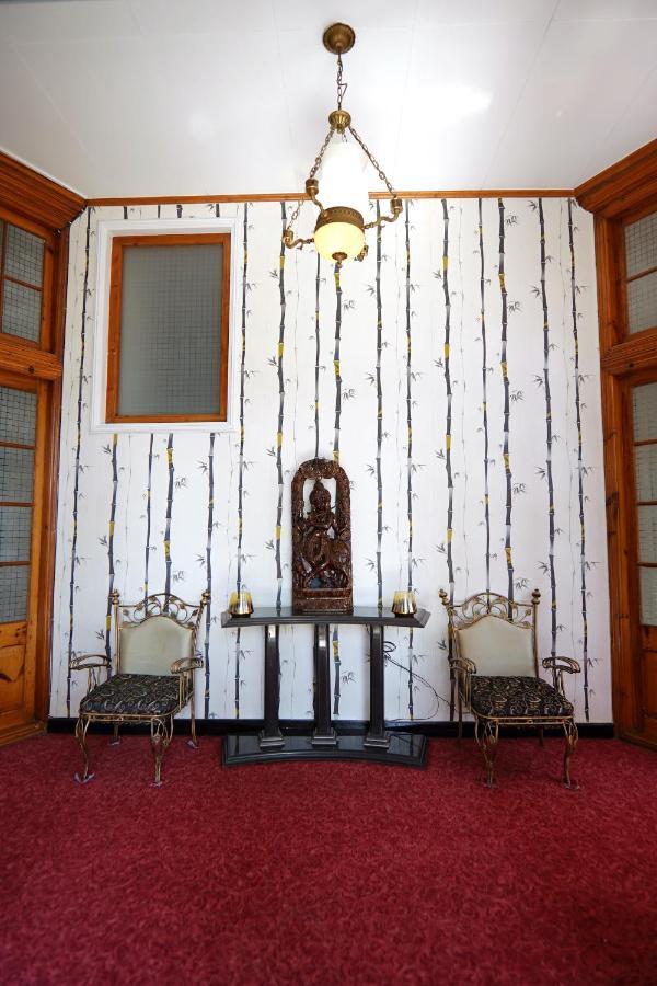 Bed and Breakfast The Edgeworth Шимла Экстерьер фото